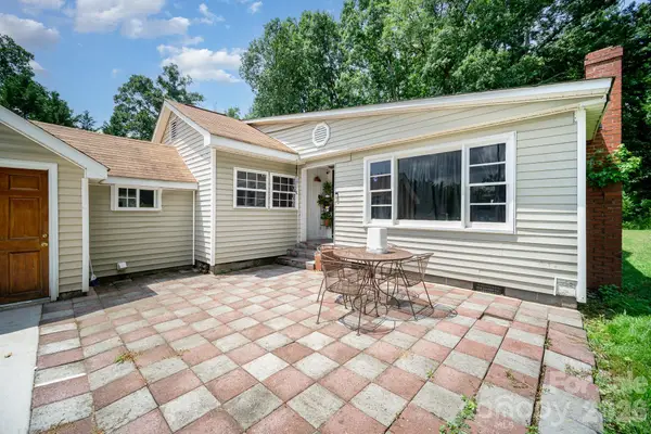 5331 Beam Lake Drive, Charlotte, NC 28216