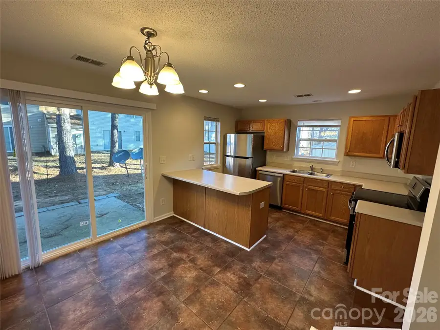 5227 Magnolia Tree Lane, Charlotte, NC 28215 - Image #3