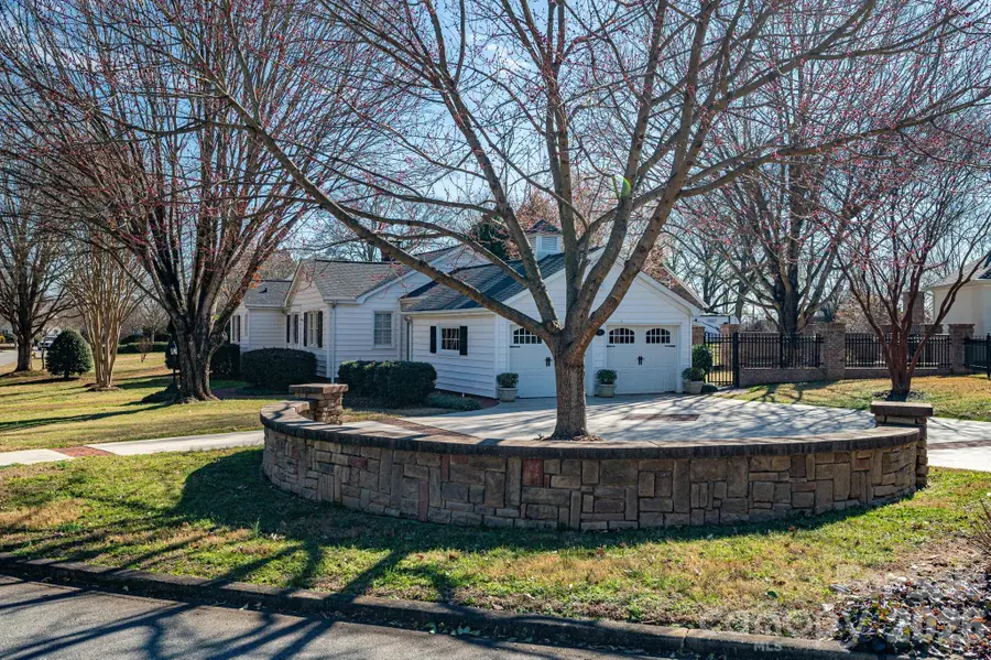 18 Circle Drive, Belmont, NC 28012 - Image #2