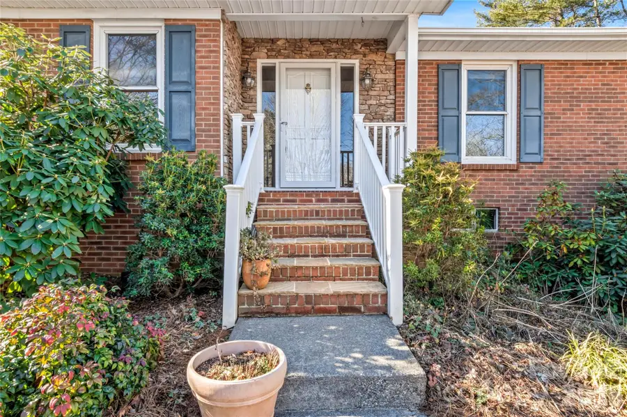 3606 Squirewood Drive, Clemmons, NC 27012 - Image #2