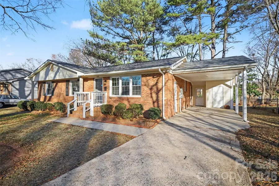 1733 Pondella Drive, Charlotte, NC 28213 - Image #2
