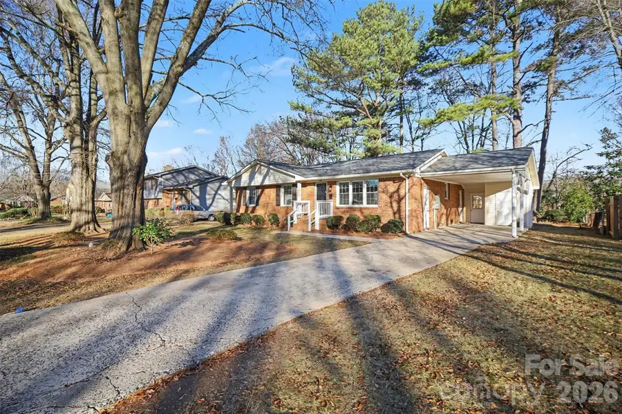 1733 Pondella Drive, Charlotte, NC 28213 - Image #3