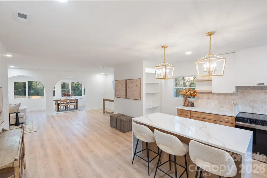 911 E Woodlawn Road, Charlotte, NC 28209 - #3