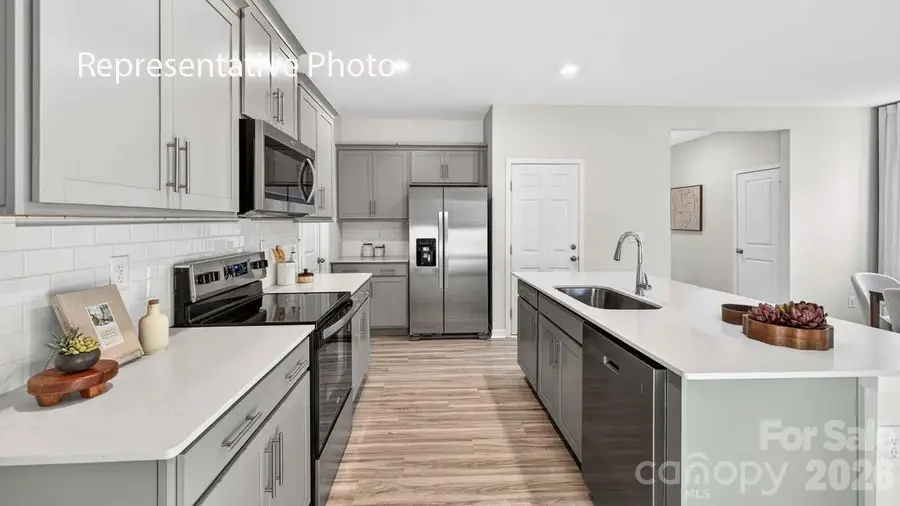 5560 Pamplona Way, Charlotte, NC 28214 - Image #3