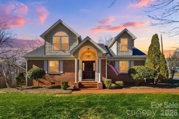 1002 S Brady Avenue, Newton, NC 28658