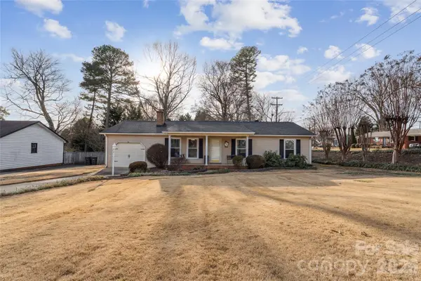 2501 Castlewood Drive, Gastonia, NC 28056