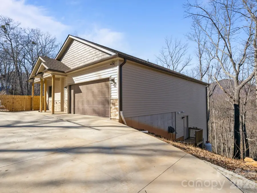 225 Aurora Lane, Tryon, NC 28782 - Image #3