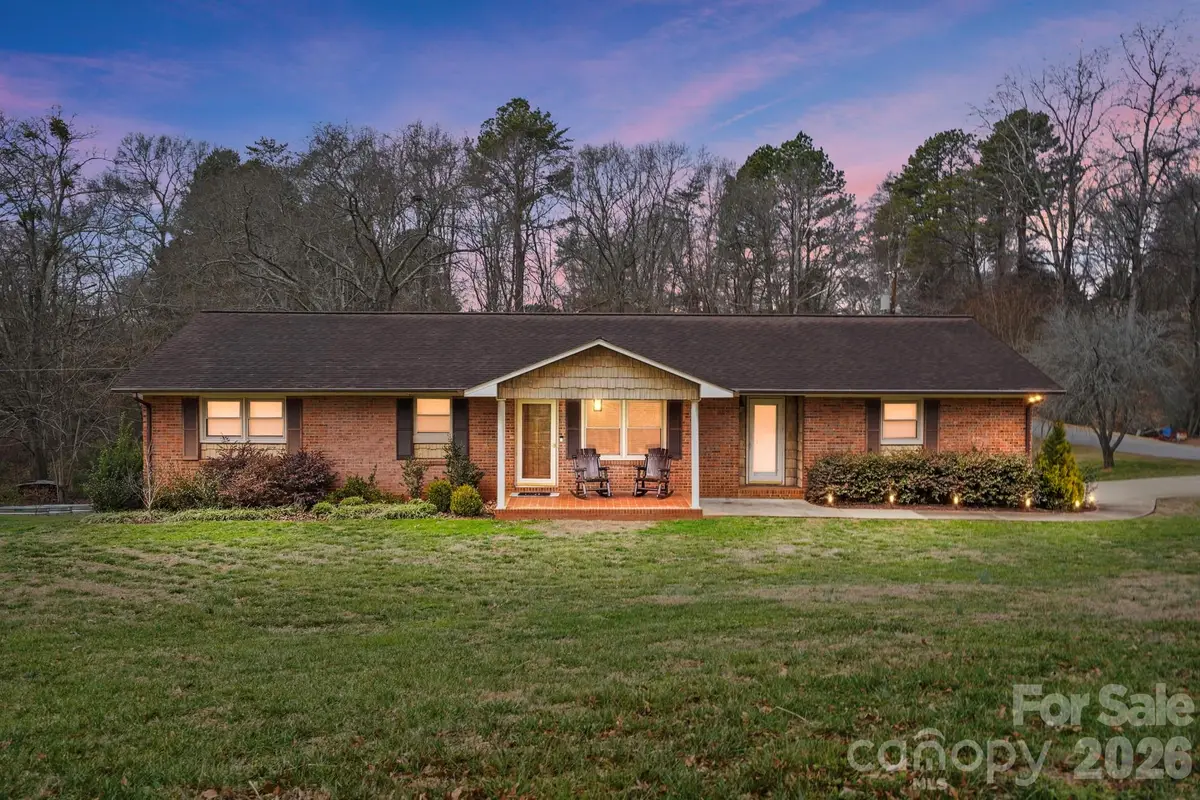 3228 Springfield Drive, Lincolnton, NC 28092 - Image #1