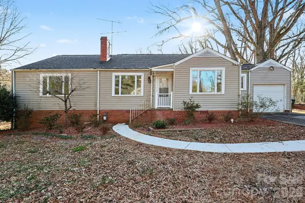 225 Valleyview Place, Charlotte, NC 28208