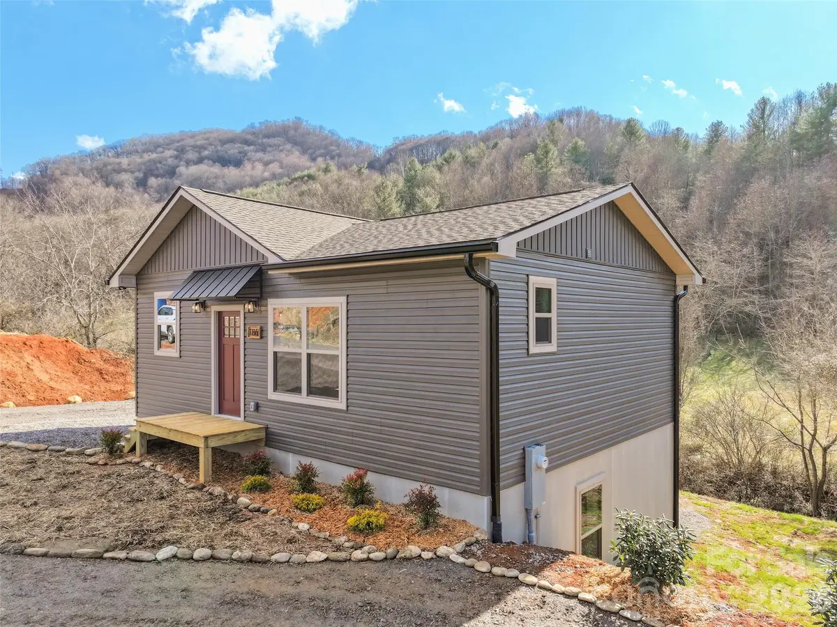 186 Travelers Point, Waynesville, NC 28785 - Image #1