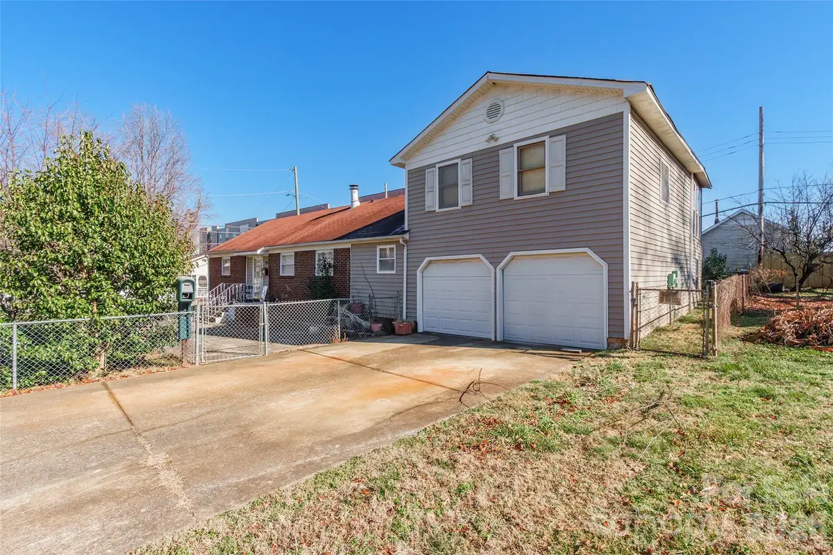 3819 Ellenwood Place, Charlotte, NC 28217 - Image #1