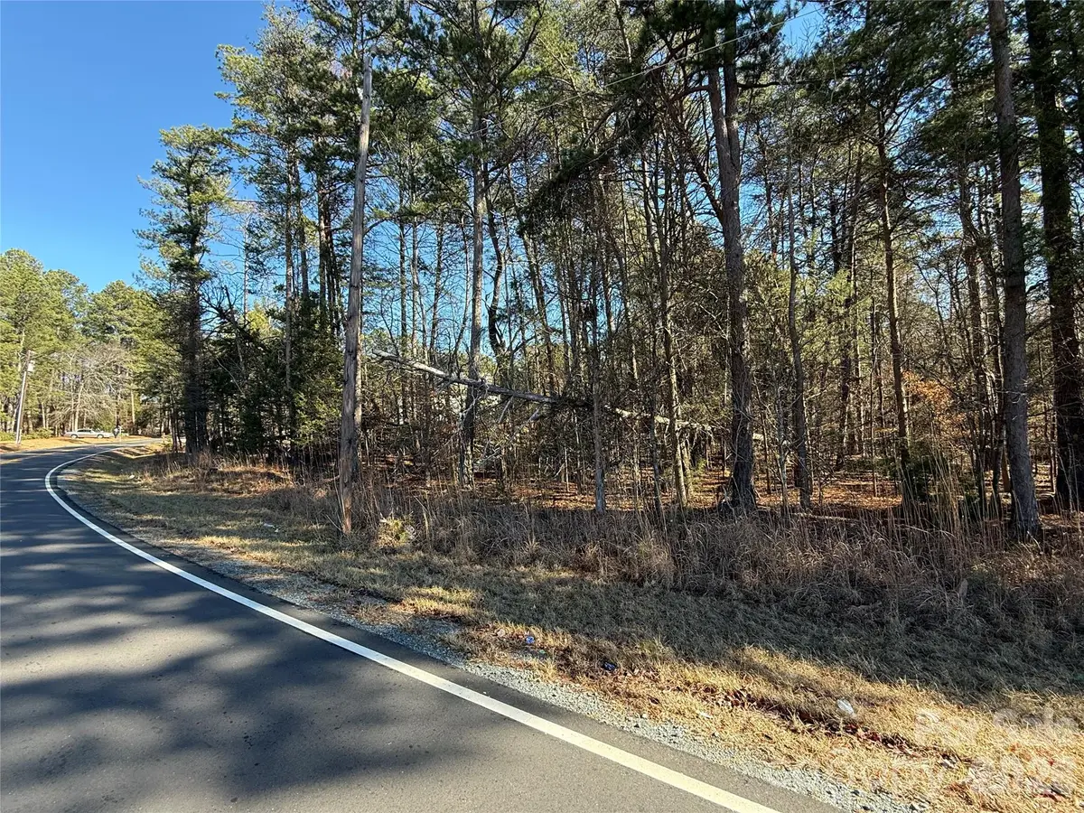 15425 Thomas Road, Charlotte, NC 28278 - Image #1