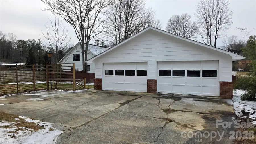 1627 Greenville Highway, Hendersonville, NC 28792 - Image #2