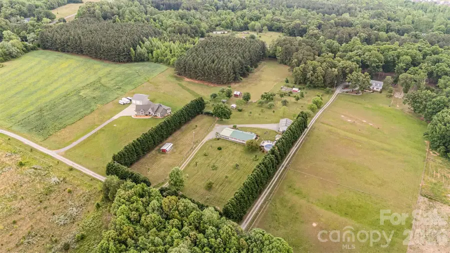 1720 Lowe Drive, Catawba, NC 28609 - Image #2