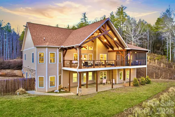 1510 Royal Lane, Lenoir, NC 28645