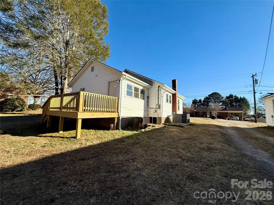 438 Pop Davis Road, Taylorsville, NC 28681 - Image #2