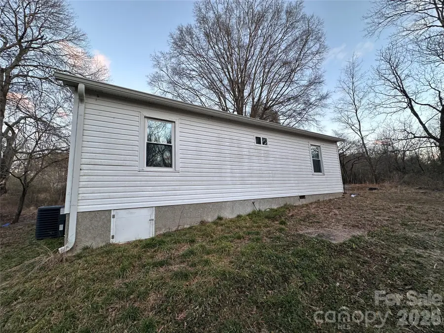 245 Gravel Hill Court, Taylorsville, NC 28681 - Image #2