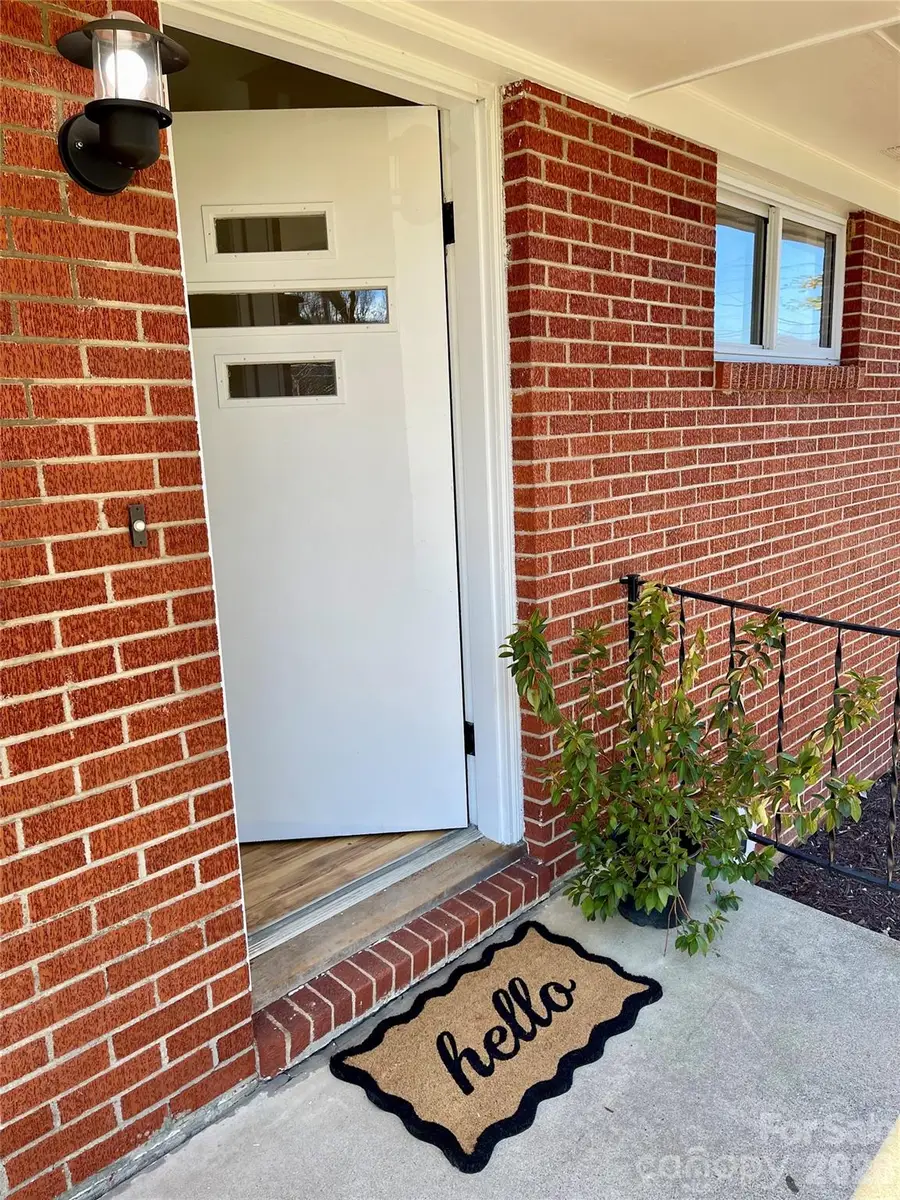 19 Browndale Road, Asheville, NC 28805 - Image #2