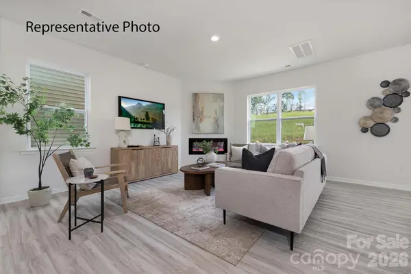 2062 10th Street Se, Hickory, NC 28602