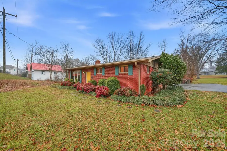 140 29th Avenue Drive Nw, Hickory, NC 28601 - Image #3