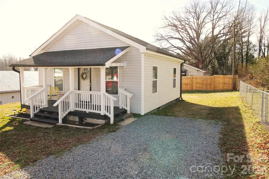 112 E Hartford Avenue E, Bessemer City, NC 28016 - Image #2