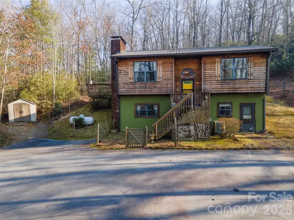 84 Forest Trail, Balsam Grove, NC 28708
