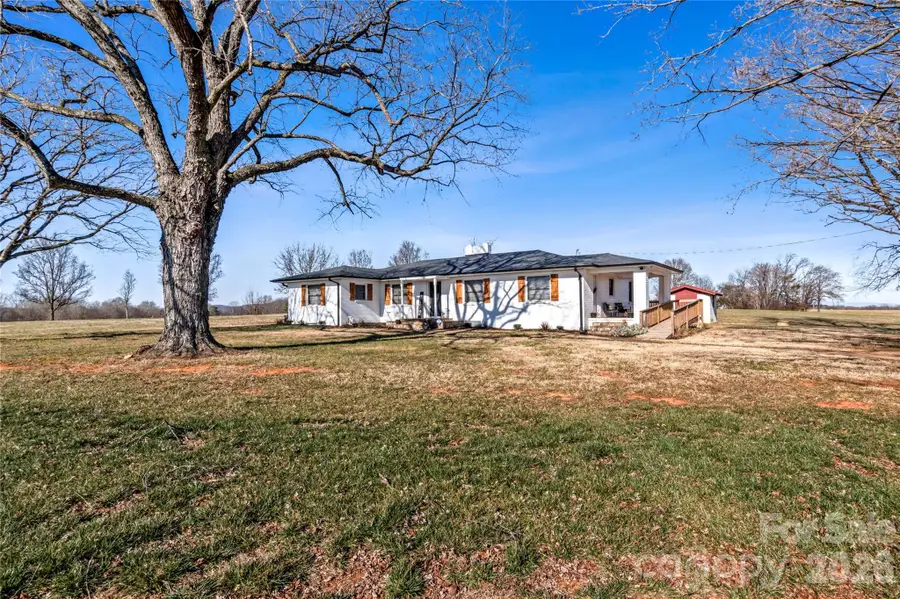 2432 Holcomb Road, Yadkinville, NC 27055 - Image #2