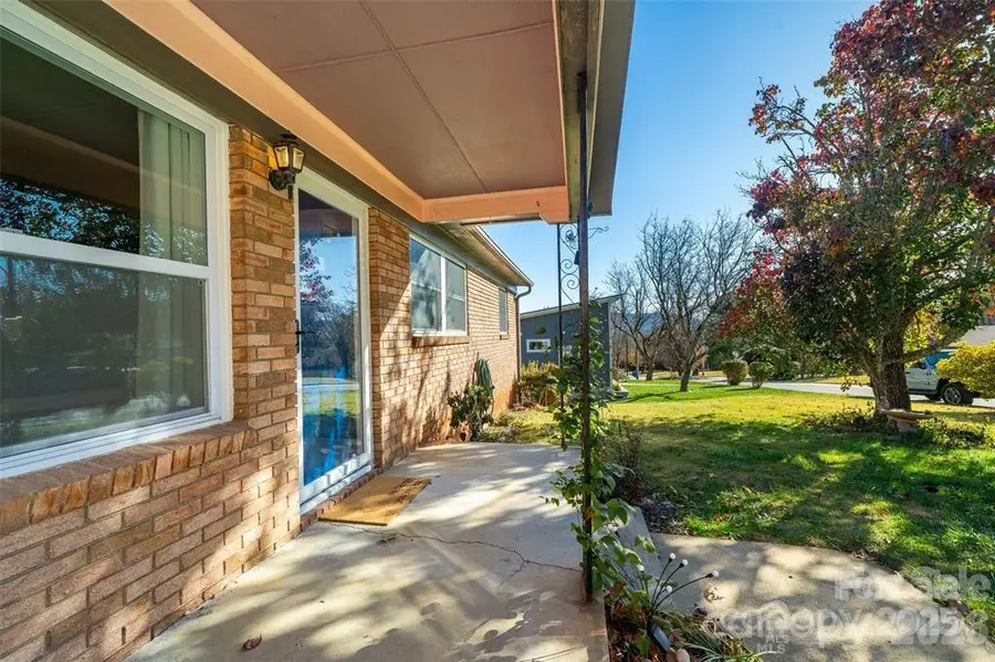 39 N Pershing Road, Asheville, NC 28805 - Image #2