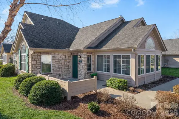 6 Mountain Meadow Circle, Weaverville, NC 28787