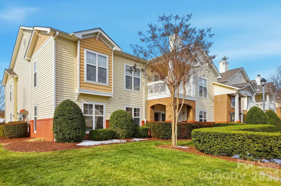 16608 Amberside Road E, Cornelius, NC 28031 - Image #3