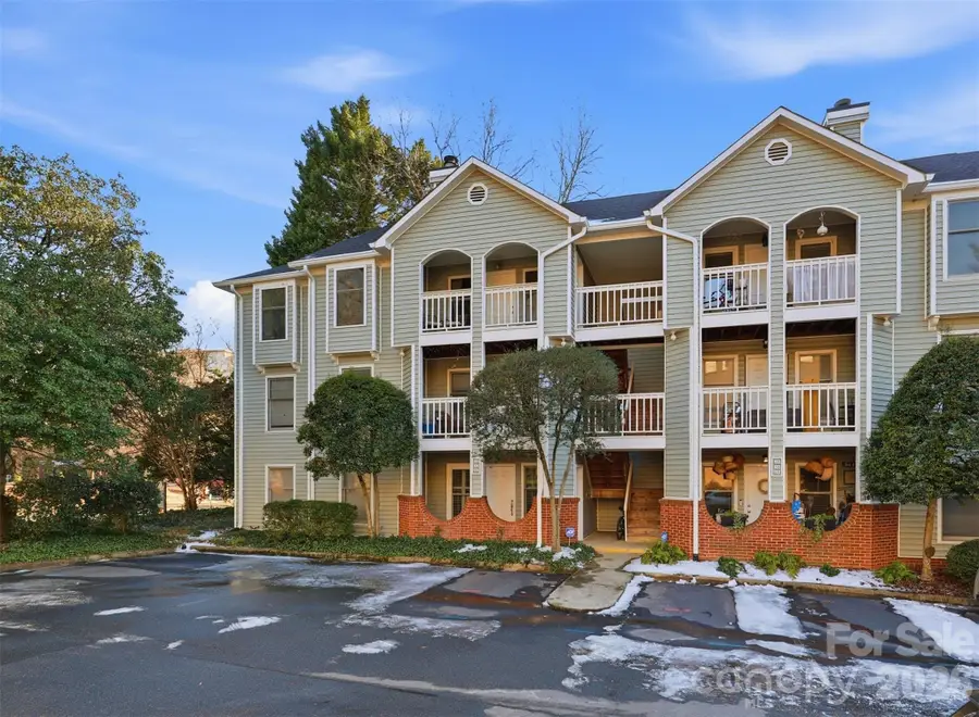 430 Queens Road #111, Charlotte, NC 28207 - #2