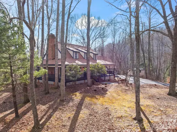 8 Indian Ridge Road, Asheville, NC 28803