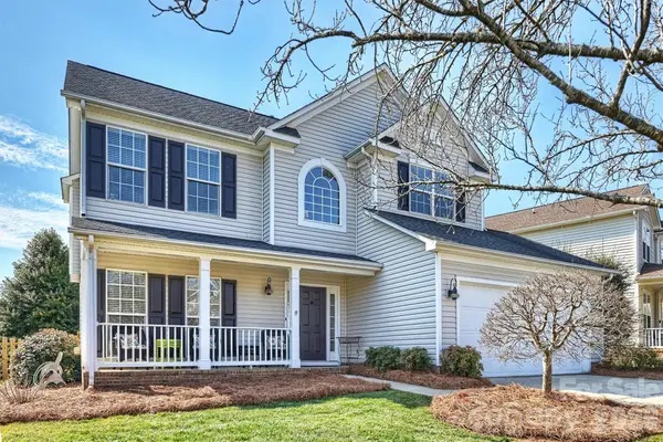 9528 Autumn Applause Drive, Charlotte, NC 28277