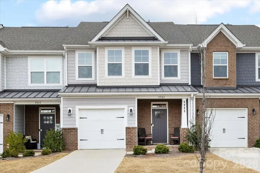 5923 Hampstead Pond Lane, Matthews, NC 28105 - Image #2