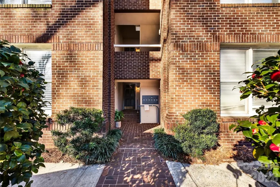 2220 Roswell Avenue, Charlotte, NC 28207 - Image #3