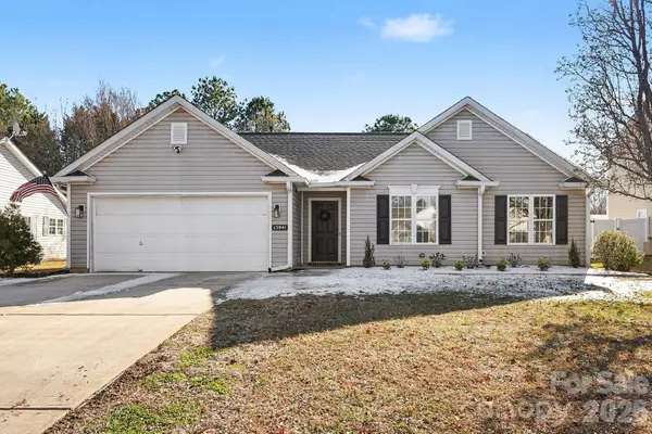 13941 Ballyshannon Lane, Charlotte, NC 28278