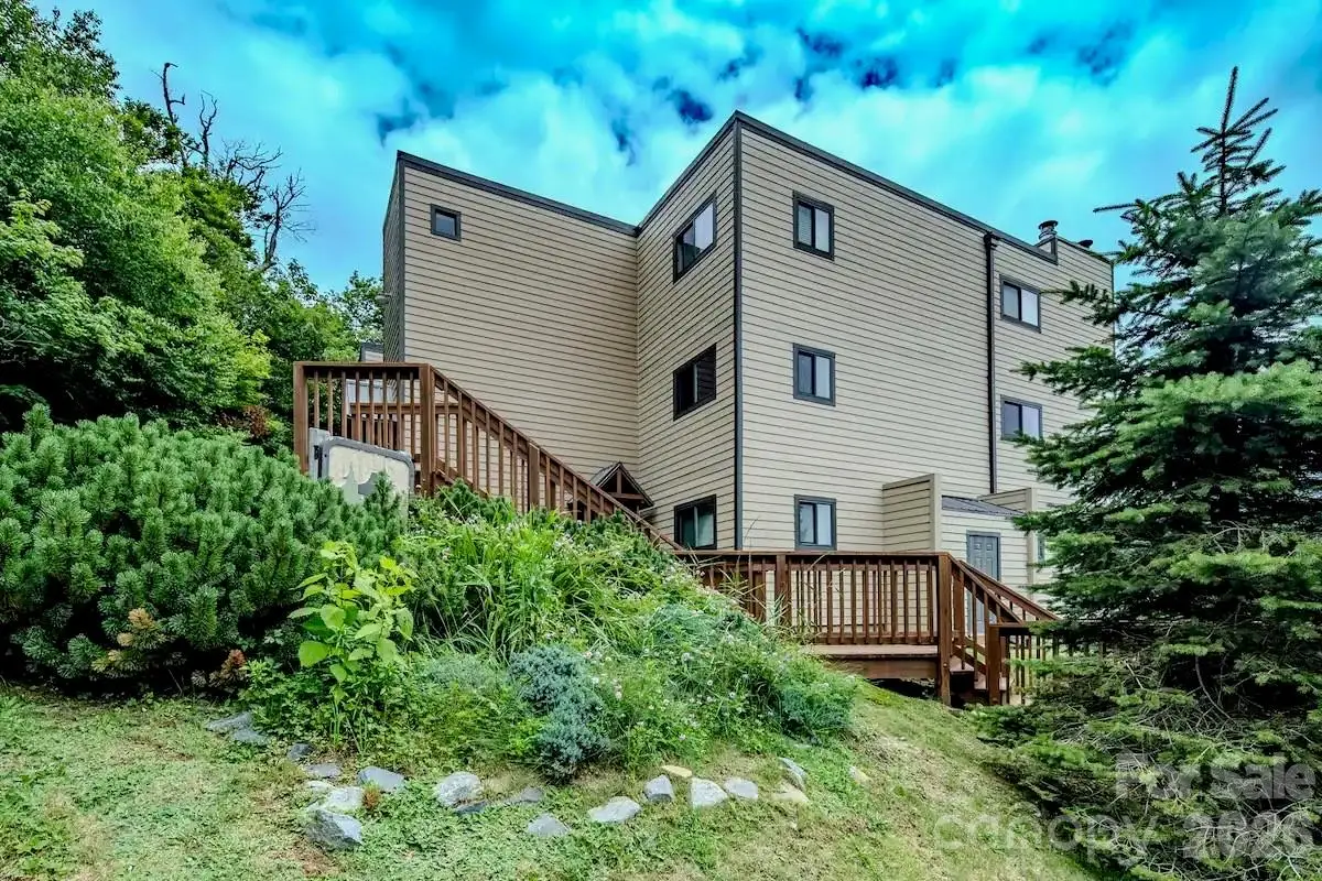 101 Sugar Ski Drive, Sugar Mountain, NC 28604 - Image #1