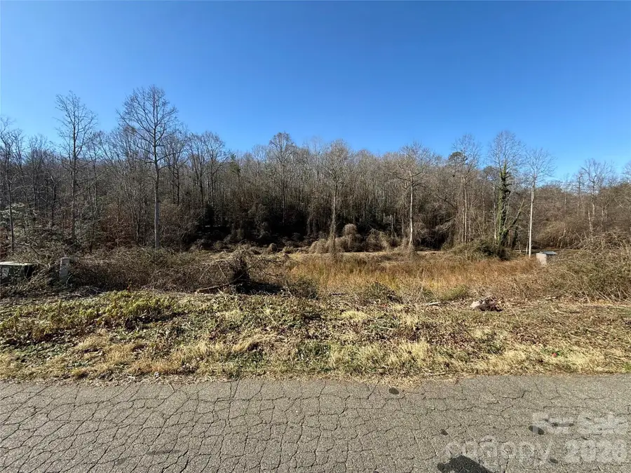 1298 39th Street Circle Sw, Hickory, NC 28602 - Image #2