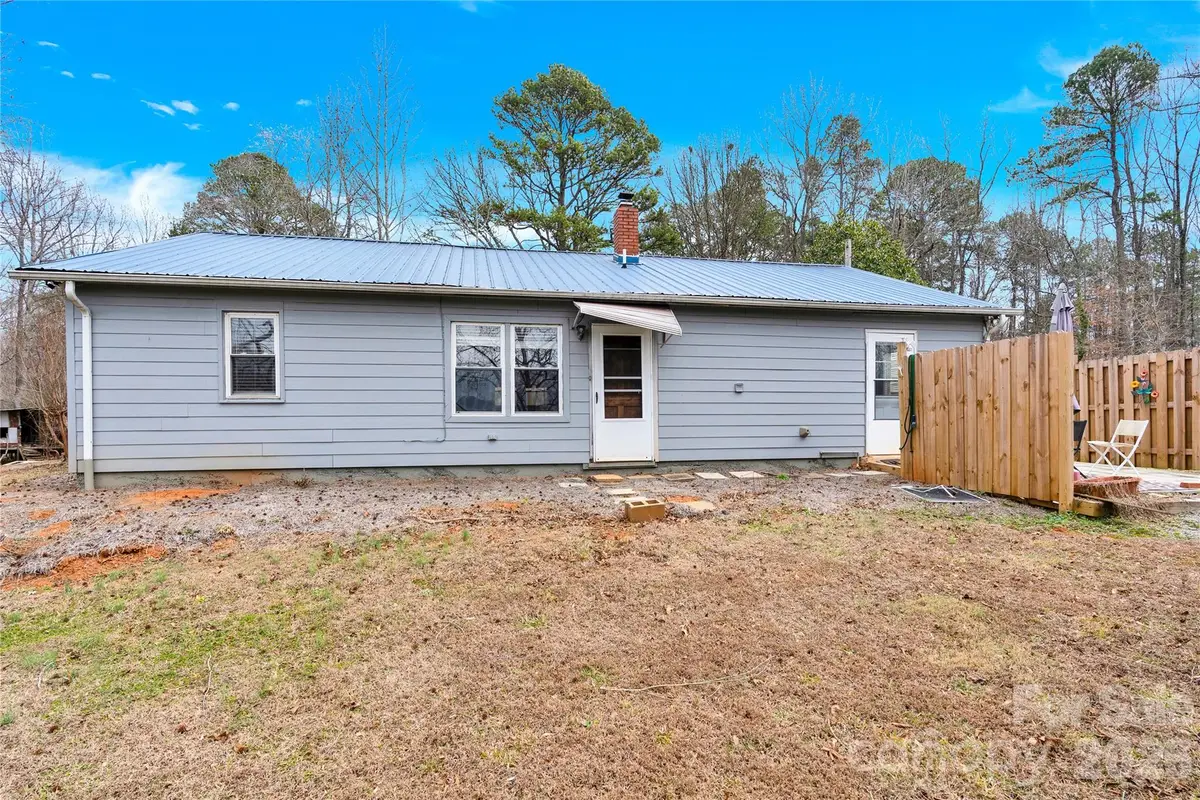 6716 Navajo Trail, Sherrills Ford, NC 28673 - Image #1