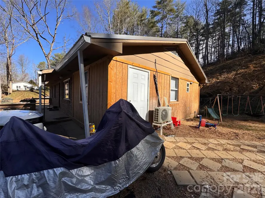 551 W Fort Hill Road, Robbinsville, NC 28771 - #2