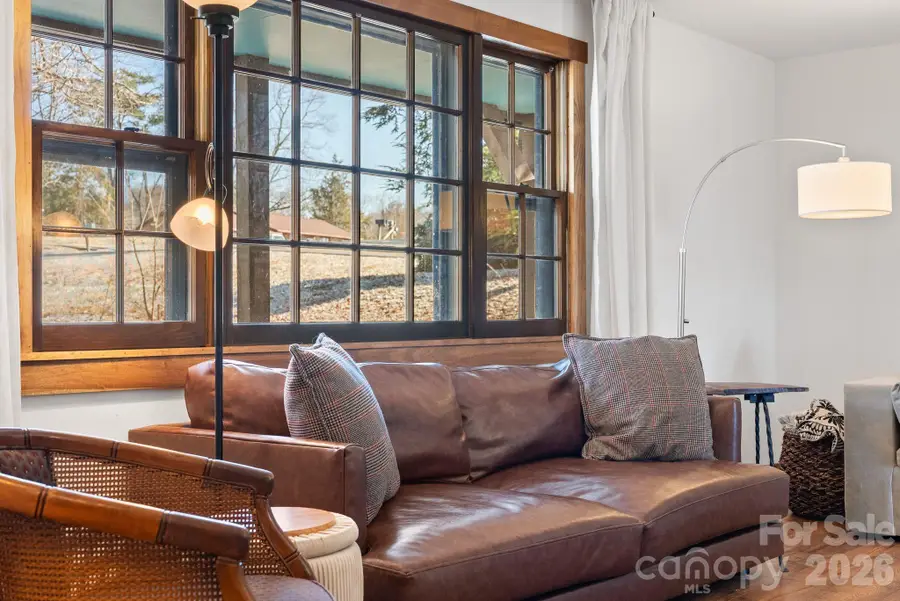 345 Kingswood Drive, Hendersonville, NC 28792 - Image #2