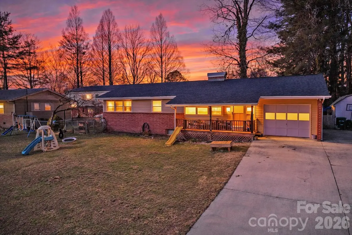 5 White Oak Road, Arden, NC 28704 - Image #1