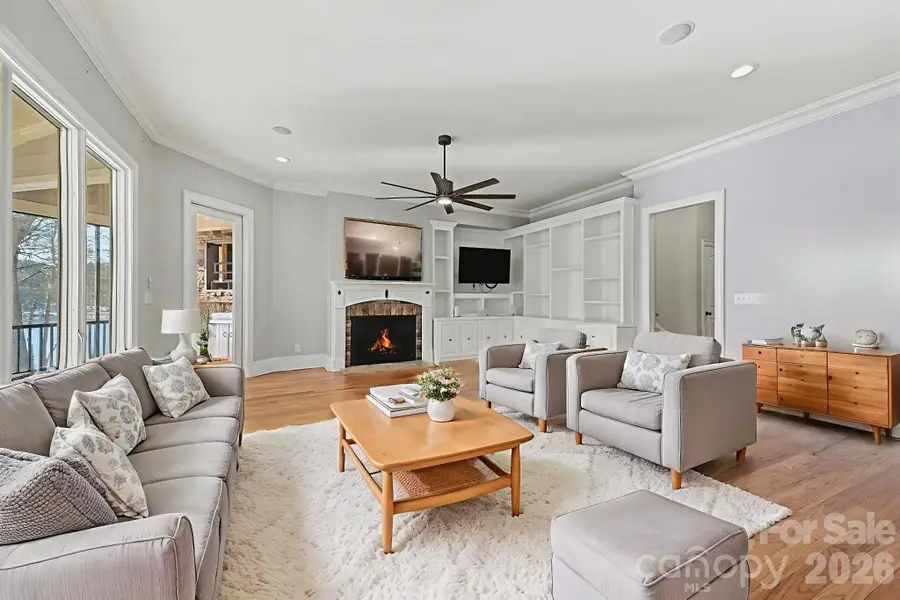 4526 Island Waters Drive, Denver, NC 28037 - Image #3