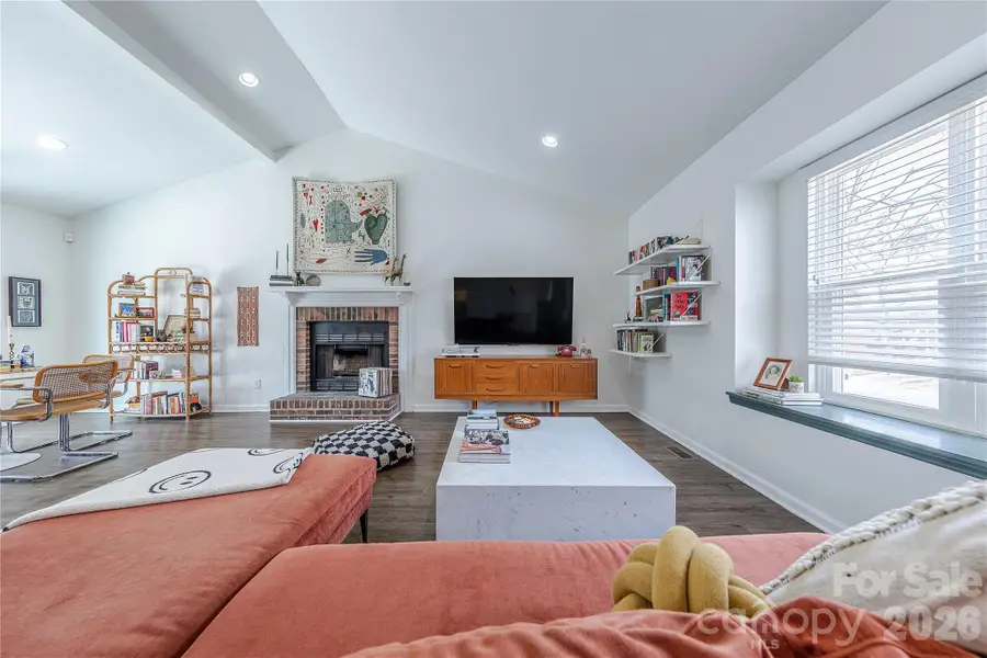 6332 Round Hill Road, Charlotte, NC 28211 - Image #3