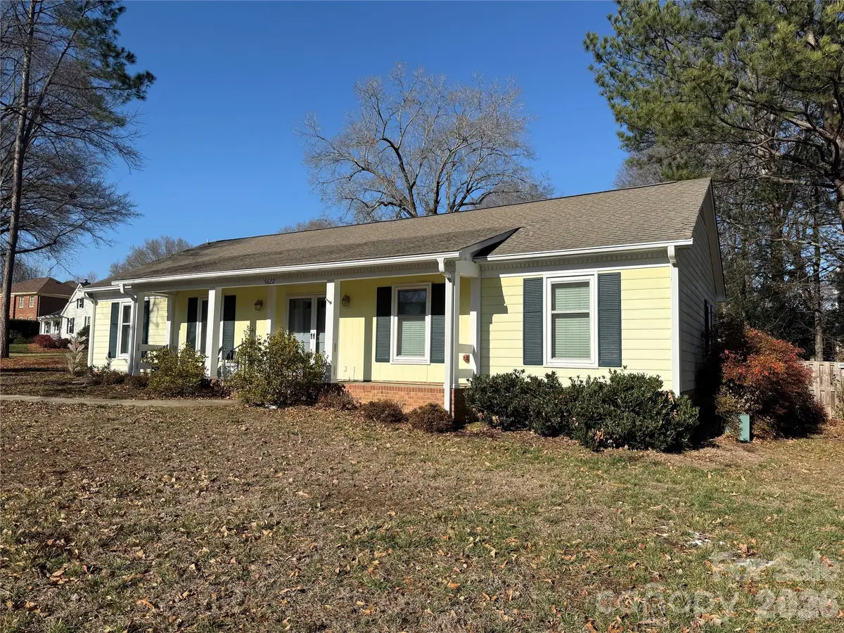 5622 Roundhouse Lane, Charlotte, NC 28226 - Image #1