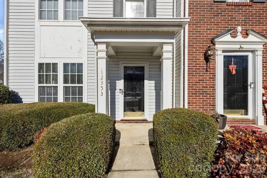 12353 Jessica Place, Charlotte, NC 28269 - Image #2