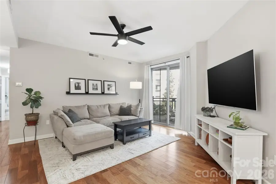 718 W Trade Street #305, Charlotte, NC 28202 - Image #2