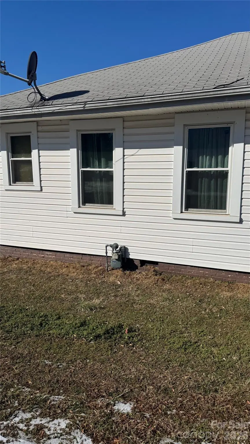 352 Kirby Drive, Charlotte, NC 28214 - Image #2