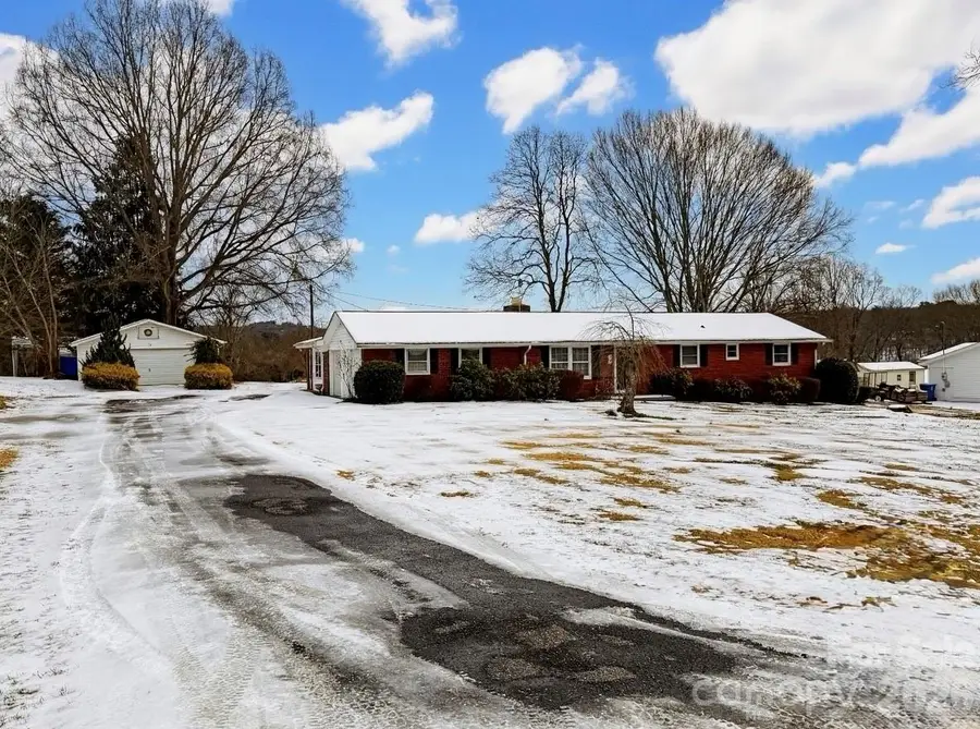 76 Eastview Court, Taylorsville, NC 28681 - Image #2