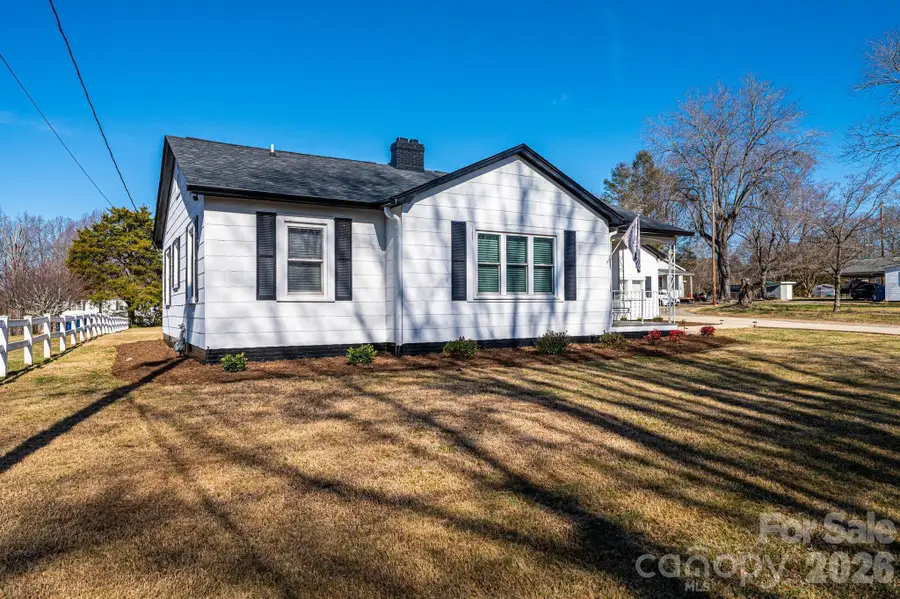 1429 17th Avenue Ne, Hickory, NC 28601 - Image #2